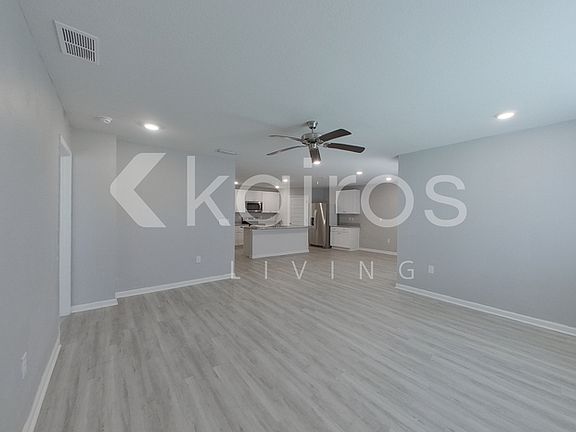 3rd image of 316 Monarch Ln
