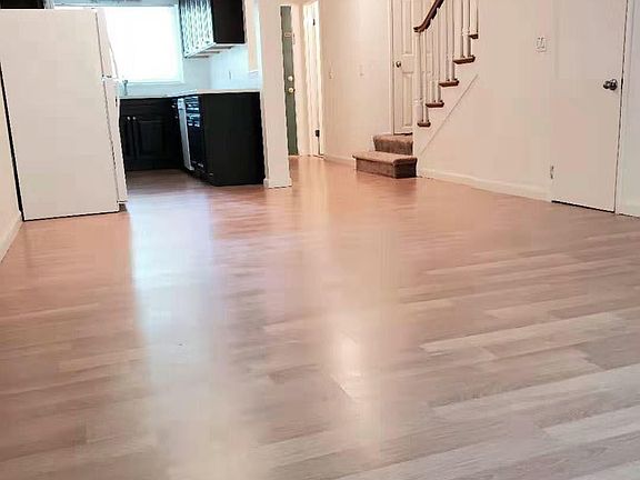 5th image of 7050 Rainbow Dr