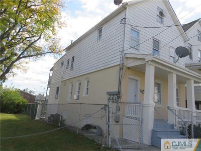 676 Elizabeth St Perth Amboy Nj 08861 Zillow