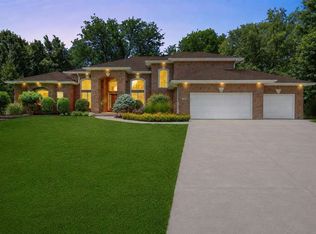 680 Highland Park Ave, Coralville, IA 52241