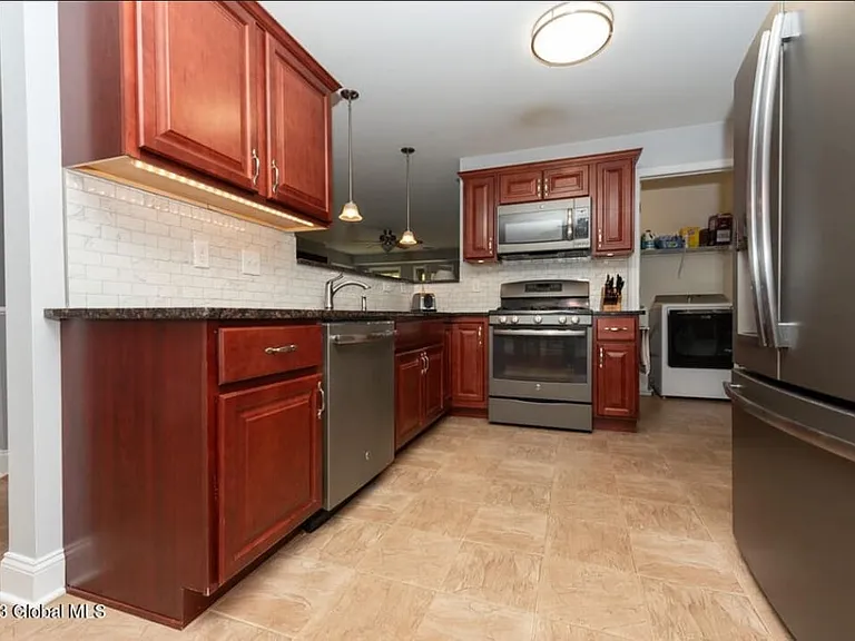 48 Kendall Dr #48 — Photo 17