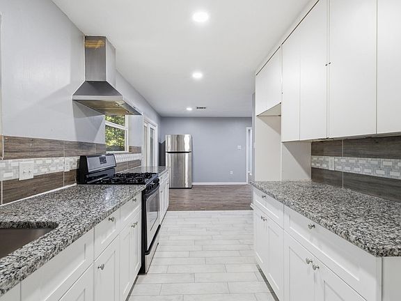 4th image of 7022 Neff St