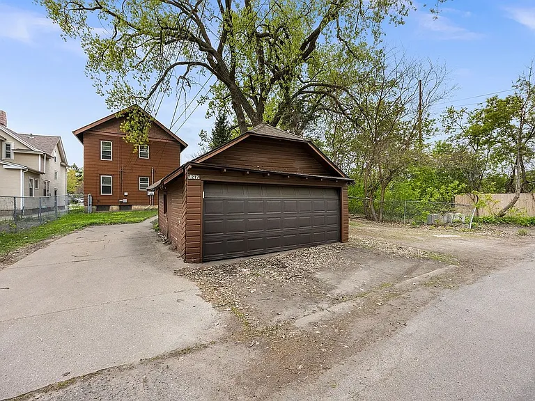 1217 Grand Ave — Photo 43