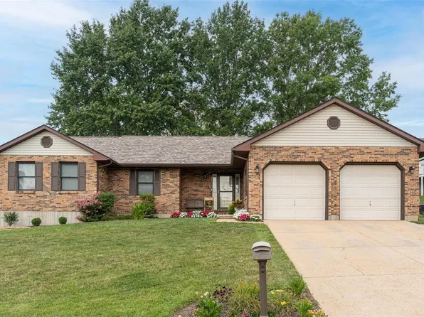 6 Nick Ridge Dr, Washington, MO 63090