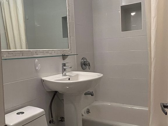 2nd image of 405 E 61st St APT 3B