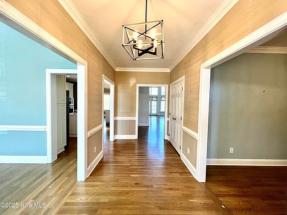 3rd image of 719 Arboretum Dr