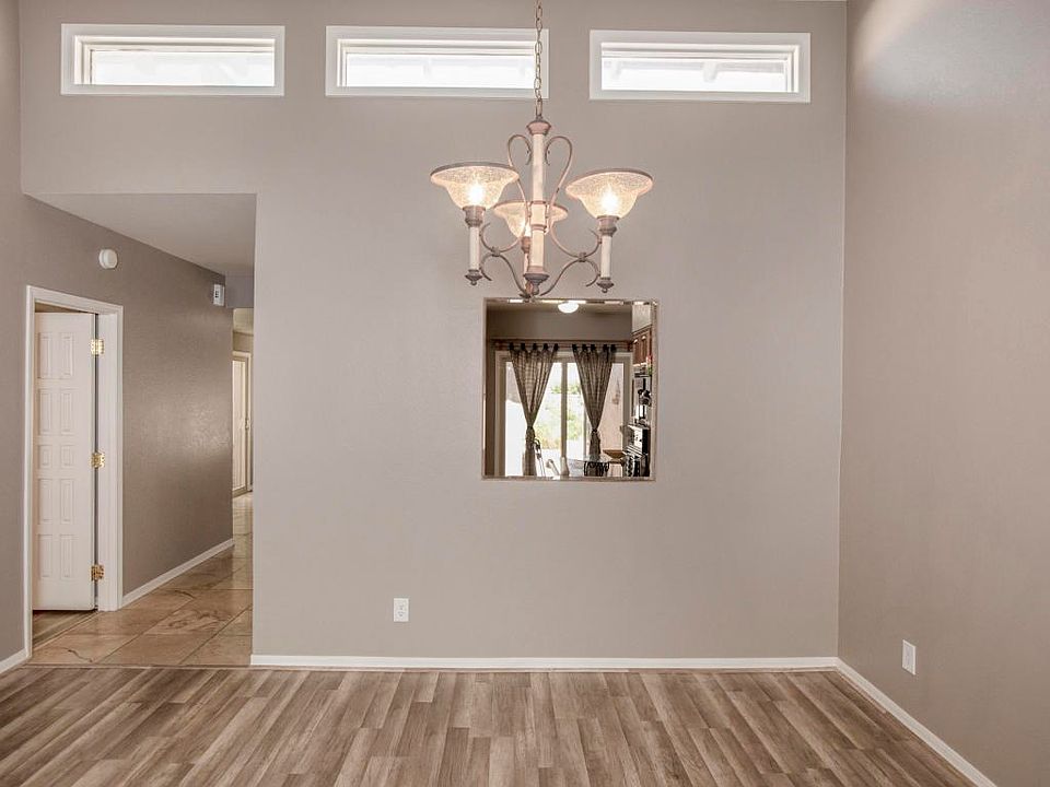 8100_Camelback_Dining_79