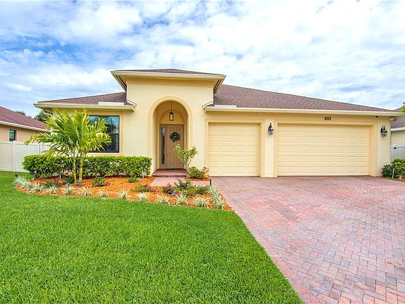 5th image of 10113 W Verona Cir
