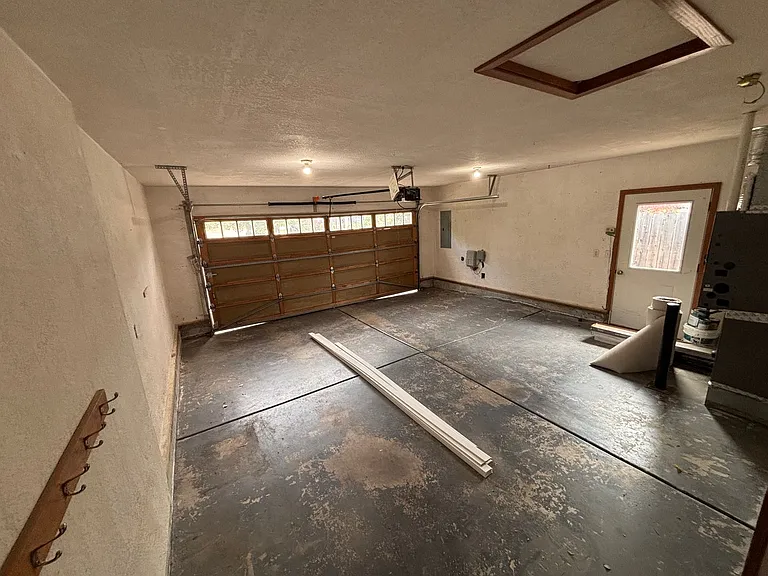3052 Gary Dr — Photo 28