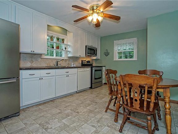 3rd image of 3375 Amherst Ave