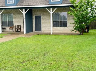 220 Sandstone Dr, Jarrell, TX 76537