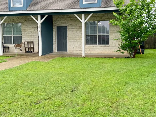 220 Sandstone Dr, Jarrell, TX 76537