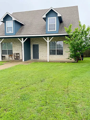 220 Sandstone Dr Photo 1