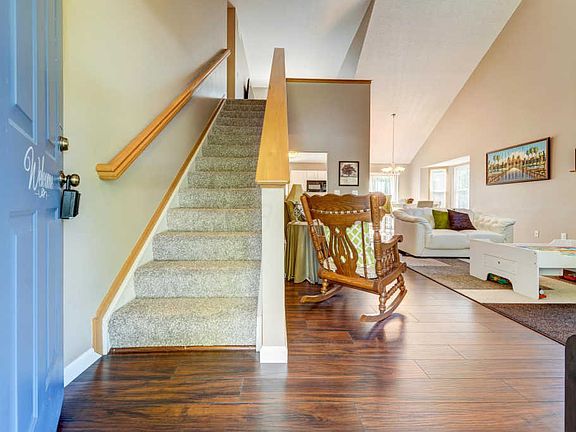 4th image of 333 Iris Trail Dr
