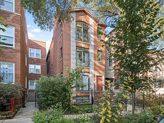 2nd image of 1514 W Victoria St #3