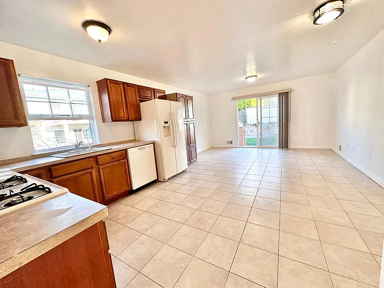 13 Mann Ave — Photo 4