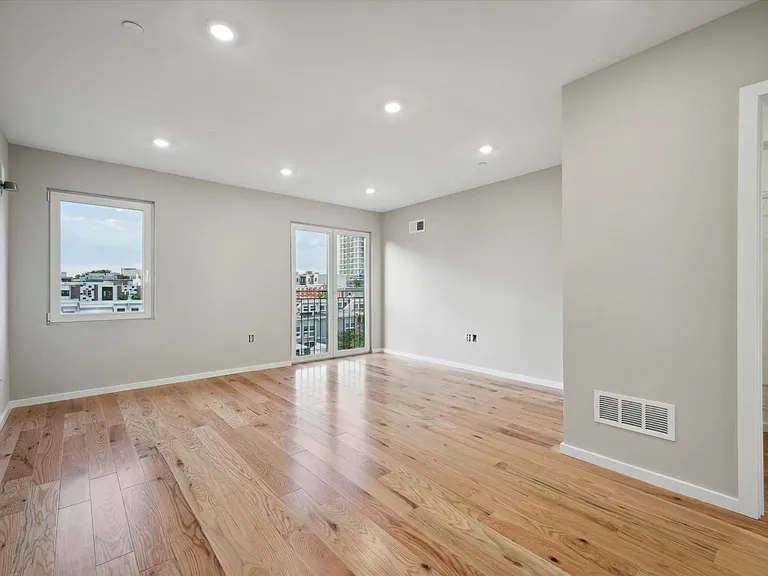 1515 W Stiles St #22 — Photo 20