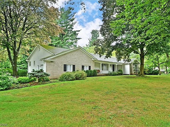 2nd image of 1340 Stonington Dr