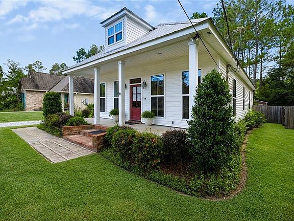 2nd image of 70393 Menuet Rd