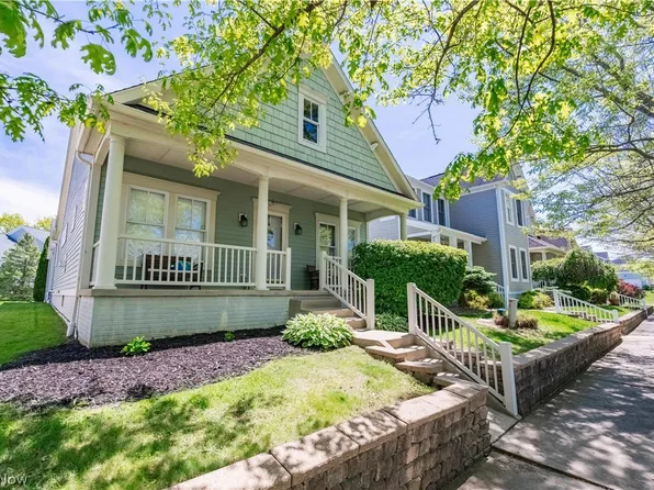 5263 Frederick St, Barberton, OH 44203