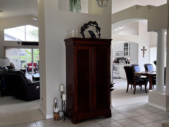 5th image of 1161 Sable Key Cir #1161