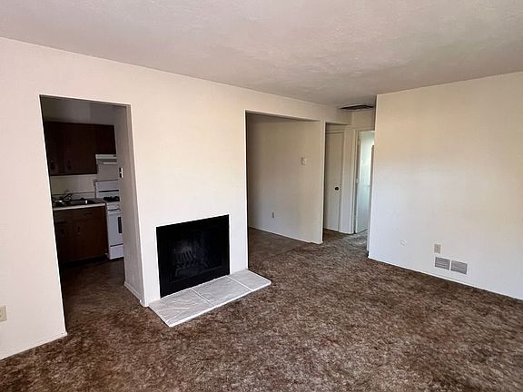 4th image of 157 Mesilla St NE