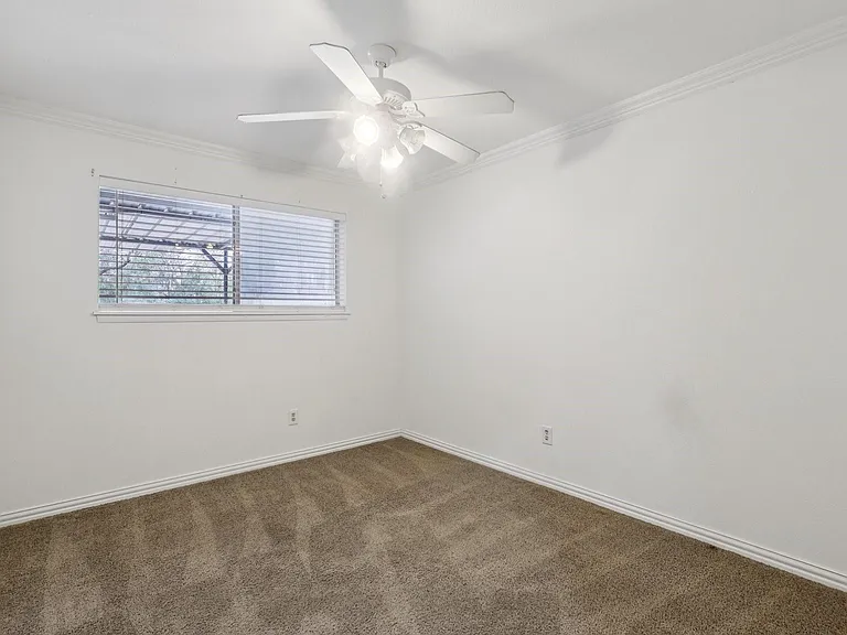 3919 Galway Ln — Photo 15