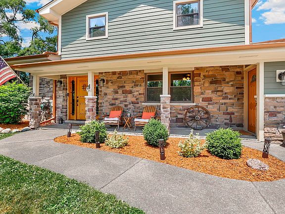 3rd image of 27827 W May St