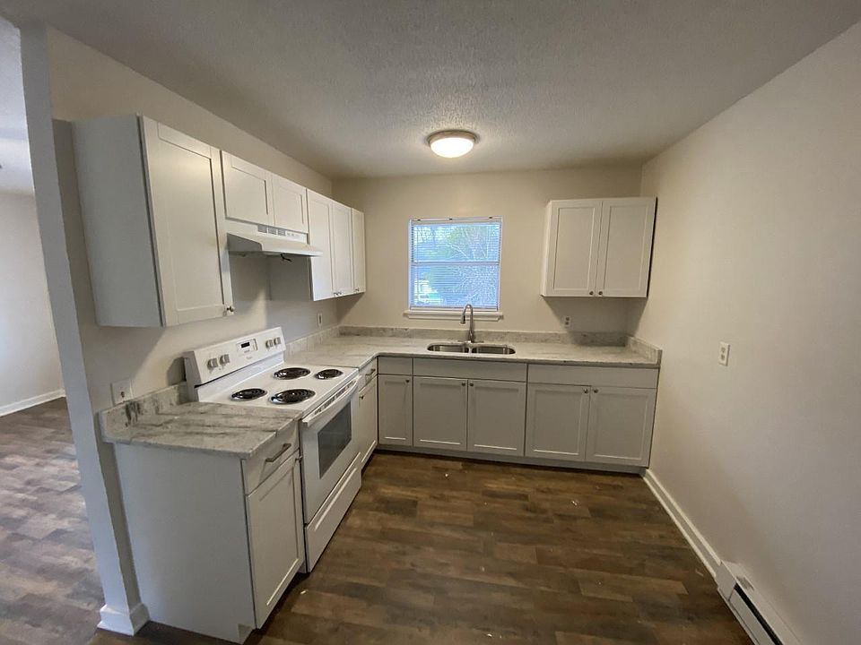 2nd image of 1231 Remount Rd #203