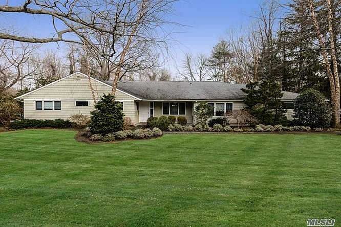1st image of 9 Sycamore Dr