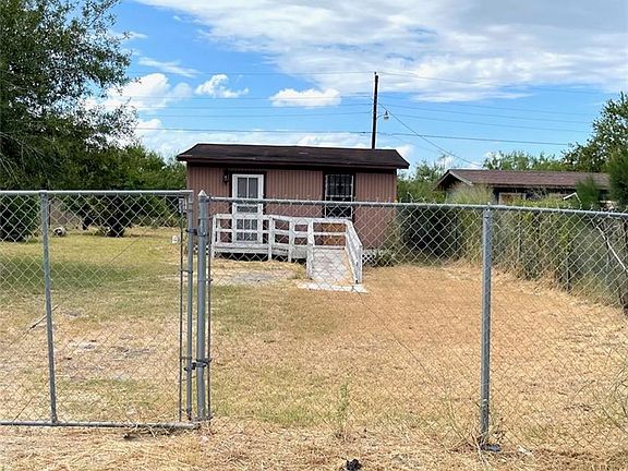 2nd image of 3521 Ebano St