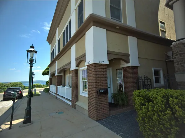 107 Howard St #3, Petoskey, MI 49770