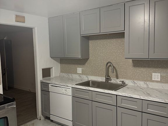 4th image of 2719 E 36th Ave