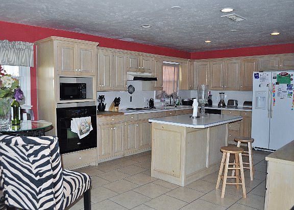 3rd image of 4526 Leddy Dr