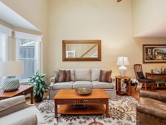 5th image of 58 Heritage Drive #20
