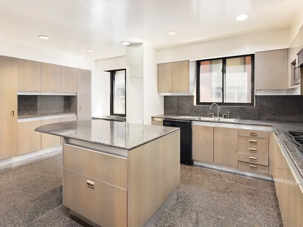 733 Park Avenue image 5 of 7