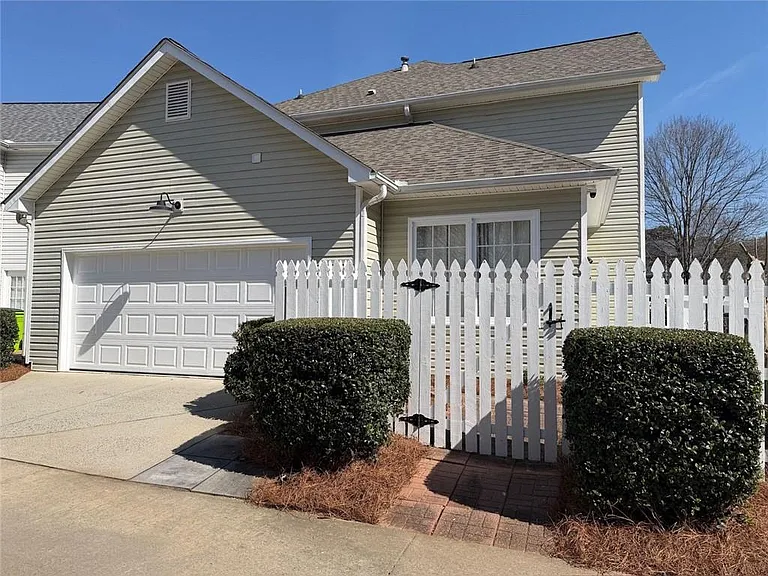 2332 Trellis Ln SE — Photo 19