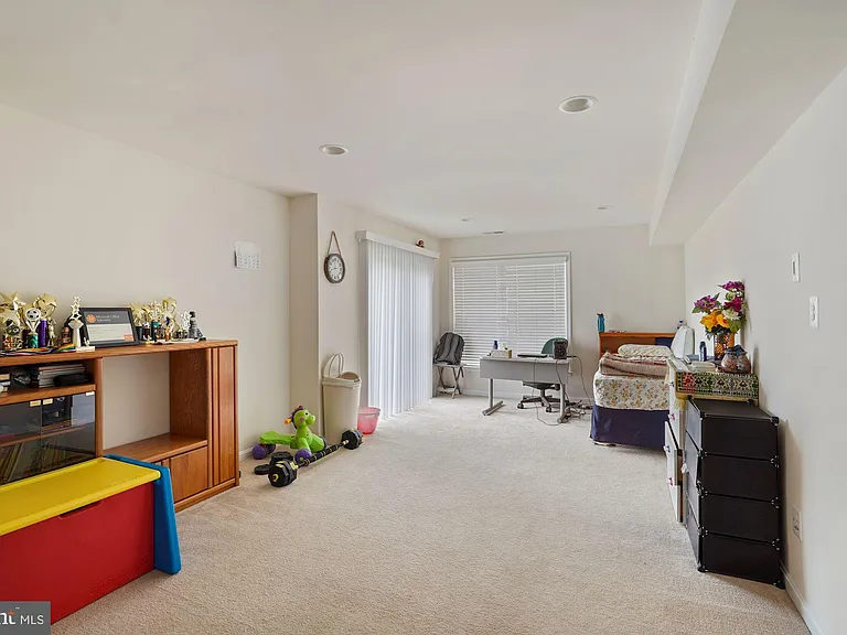 42691 Galbraith Sq — Photo 7