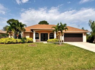 1013 SW Charcoal Ave, Port Saint Lucie, FL 34953