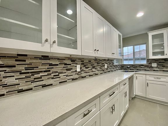 5th image of 9927 Alesia St