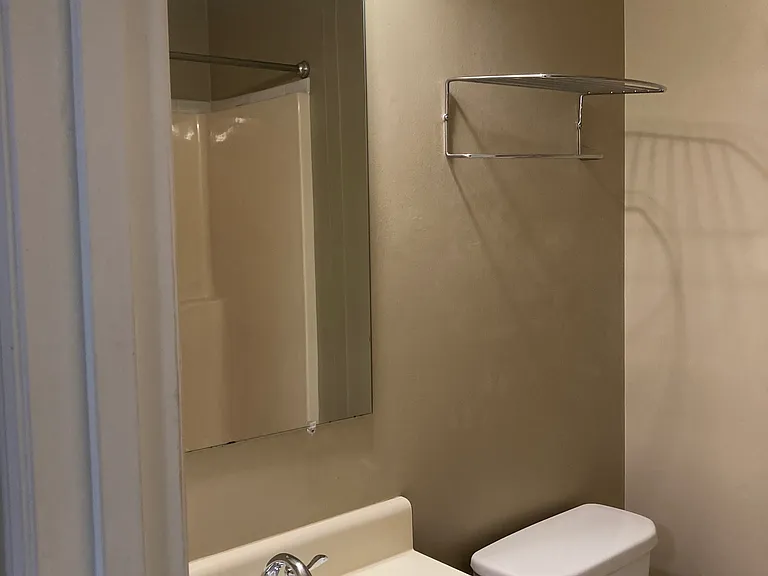 136D Angela Dr #136-D — Photo 9