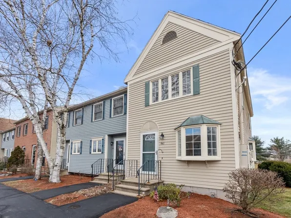 941 Fox Hollow Dr #941, Hudson, NH 03051