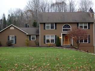 2416 Sourwood Dr, Phoenix, NY 13135