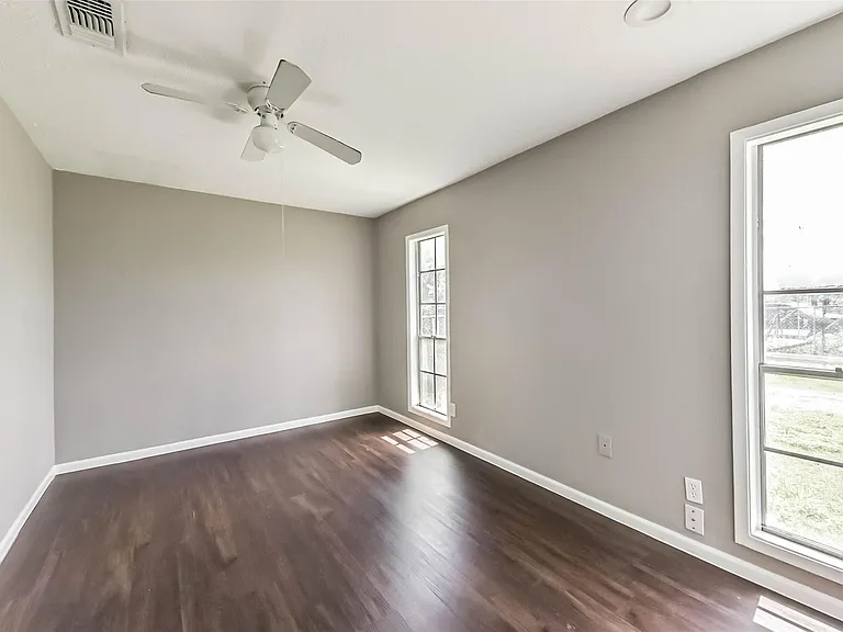 14249 Brownsville St — Photo 14