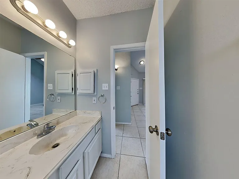 1395 Chinaberry Dr — Photo 14