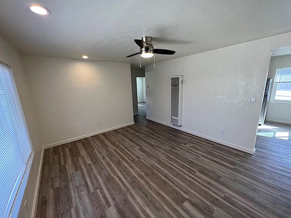 4th image of 2637 Magnolia Ave