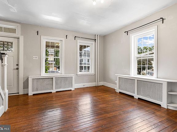5th image of 436 Maple St