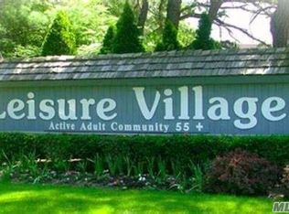 250 Newcastle Ct UNIT D, Ridge, NY 11961