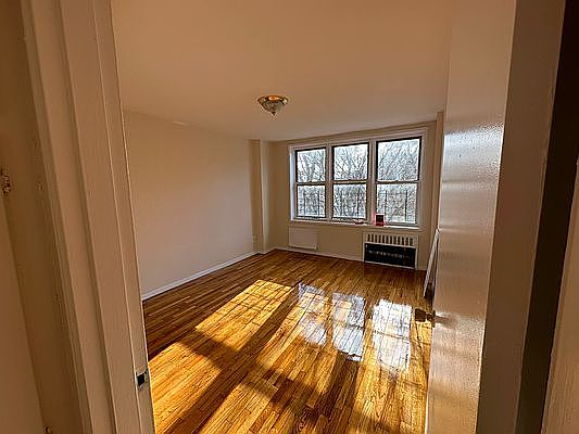 4th image of 60 Hamilton Ave APT 6F