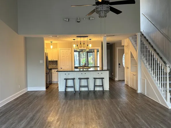 7 April Point Dr S #7, Montgomery, TX 77356